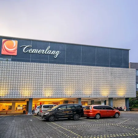 Hotel Cemerlang